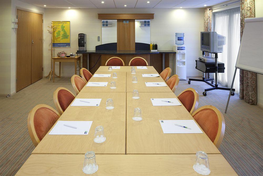 Holiday Inn Express Peterborough By Ihg Facilities photo