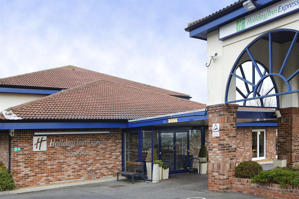 Holiday Inn Express Peterborough By Ihg Exterior photo