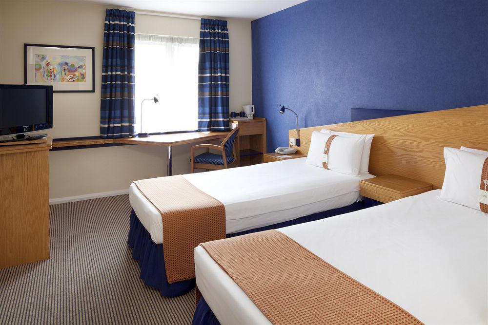 Holiday Inn Express Peterborough By Ihg Room photo