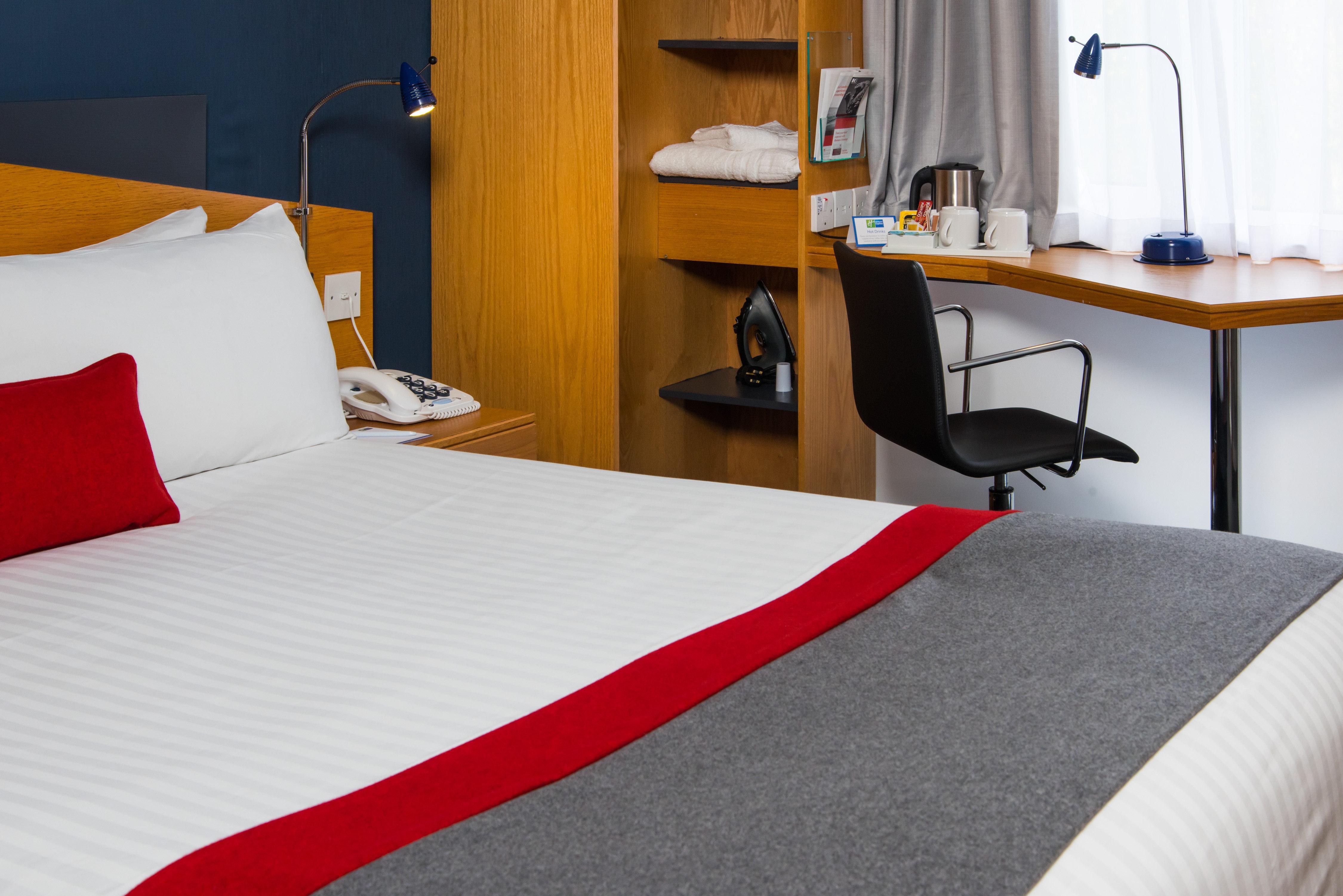 Holiday Inn Express Peterborough By Ihg Exterior photo