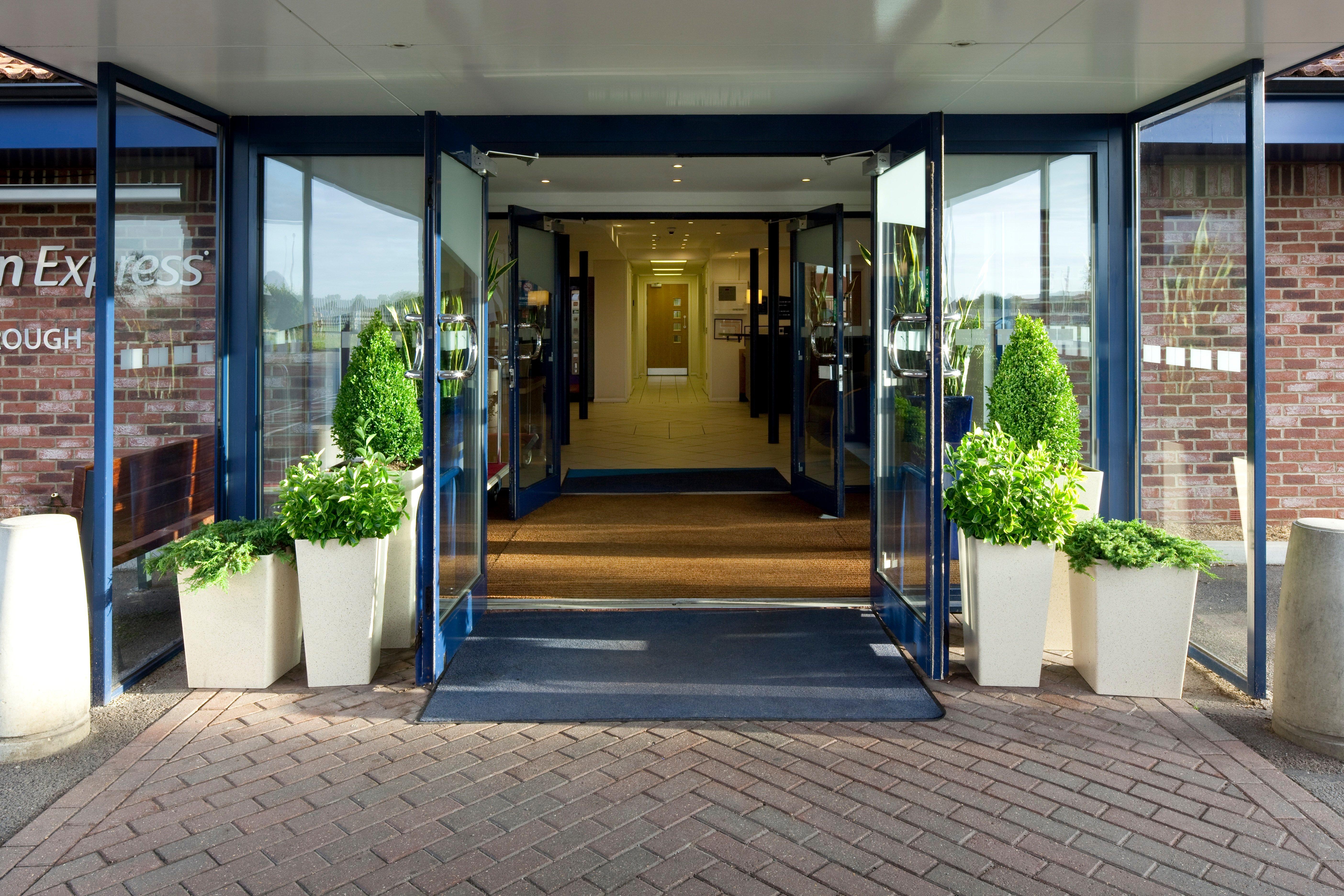 Holiday Inn Express Peterborough By Ihg Exterior photo