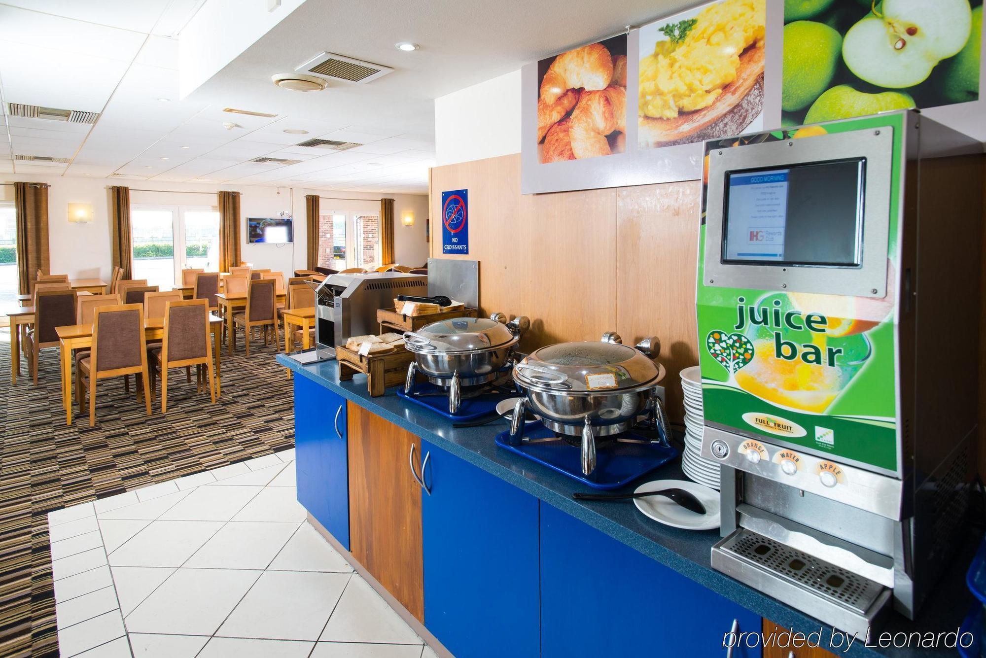 Holiday Inn Express Peterborough By Ihg Exterior photo