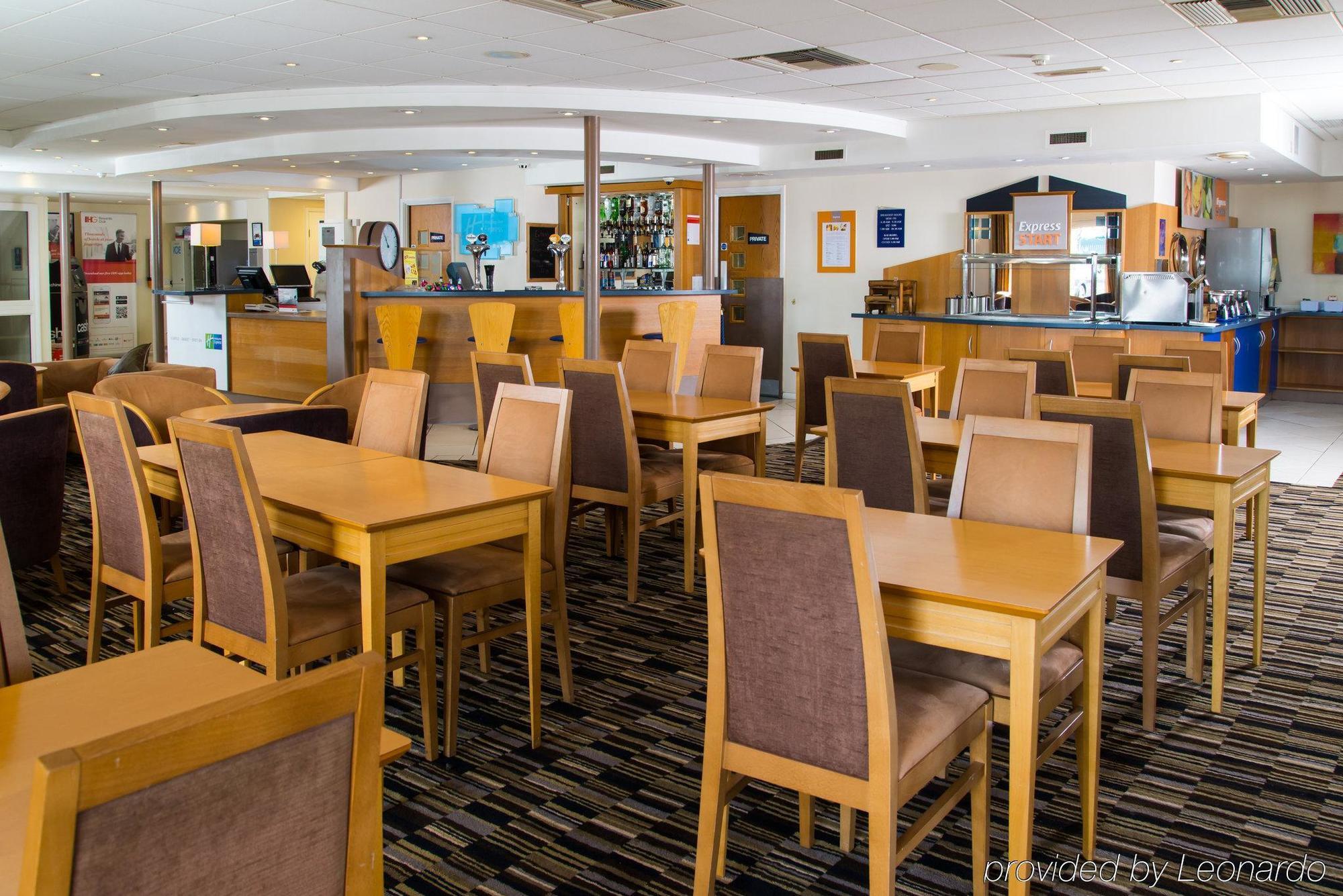 Holiday Inn Express Peterborough By Ihg Exterior photo