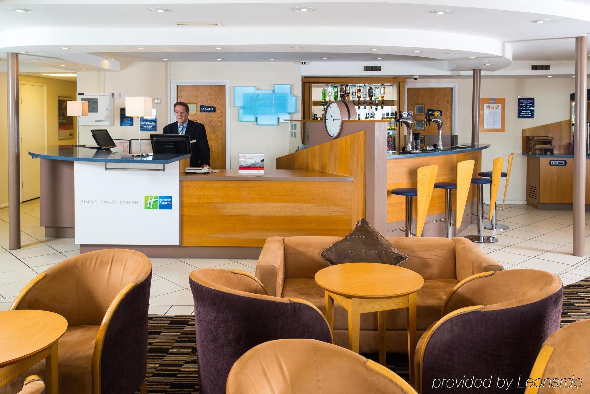 Holiday Inn Express Peterborough By Ihg Exterior photo