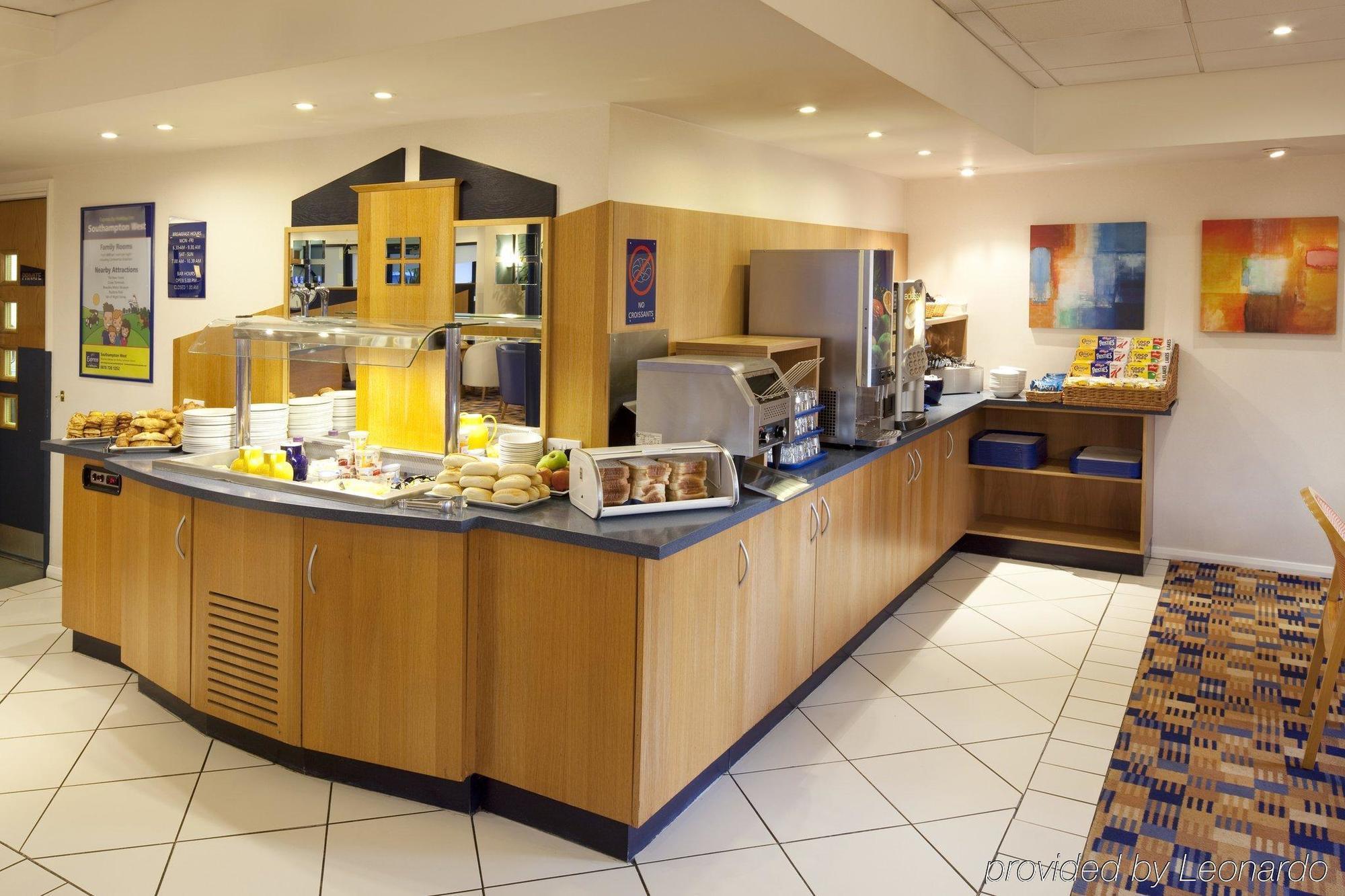 Holiday Inn Express Peterborough By Ihg Exterior photo