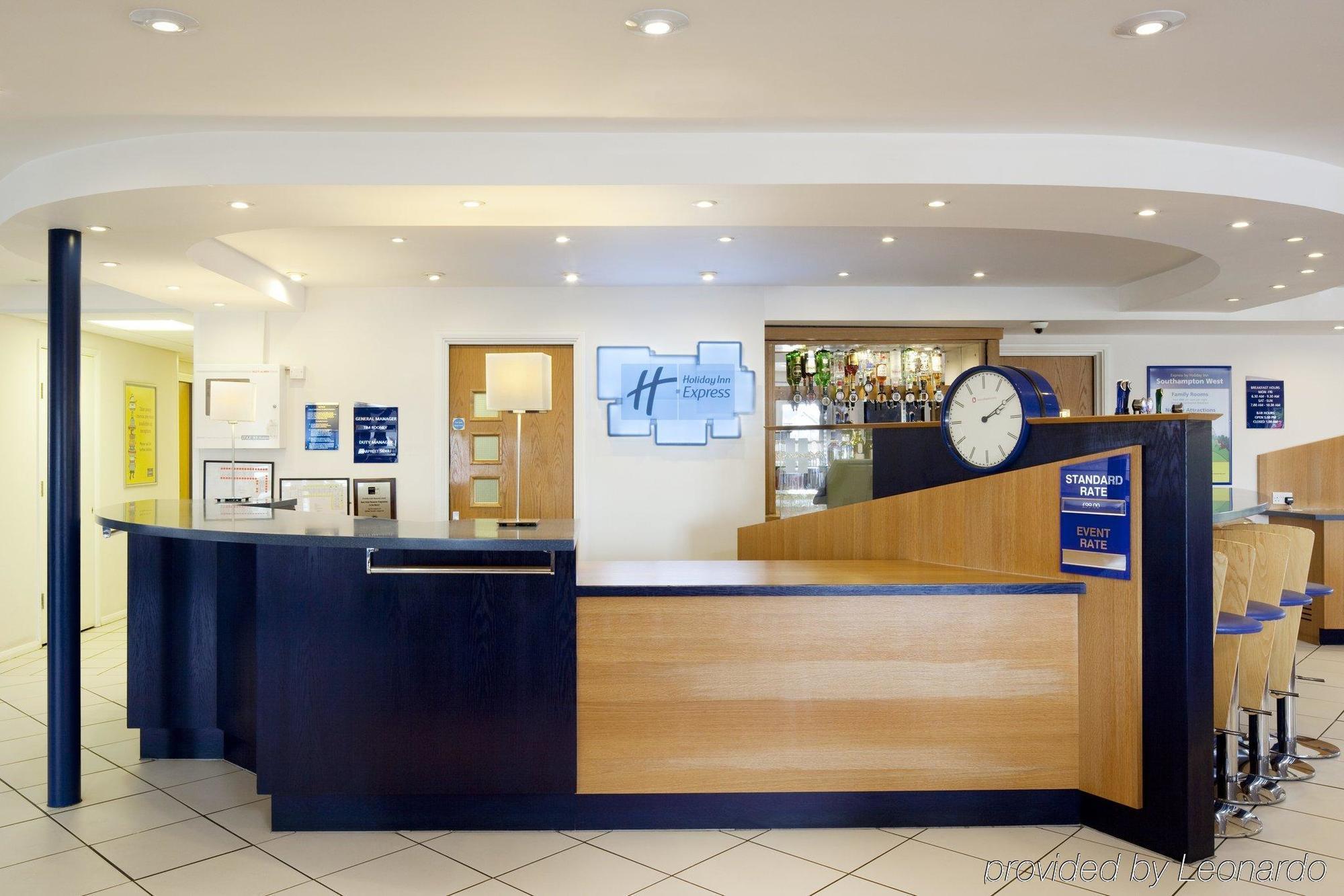 Holiday Inn Express Peterborough By Ihg Exterior photo